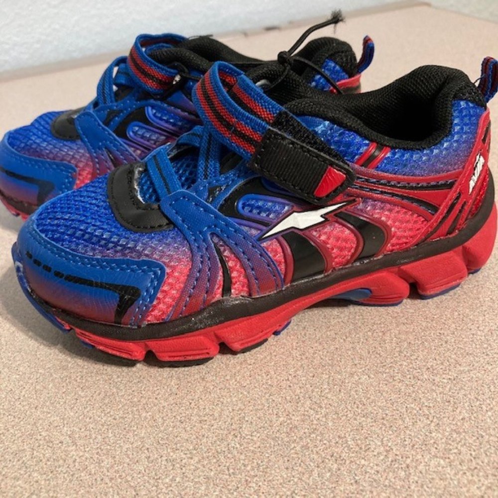 Avia Boy’s Sneakers NWOT Size 9